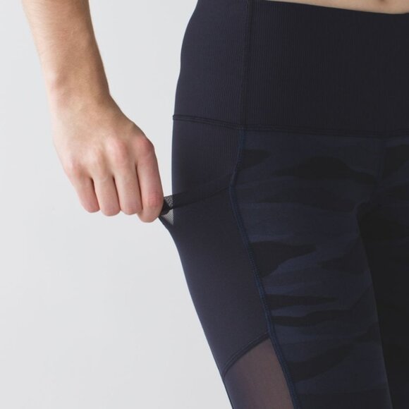 Lululemon Seek The Heat Crop Mini Coast Camo Deep Navy Black / Naval Blue - Picture 3 of 11